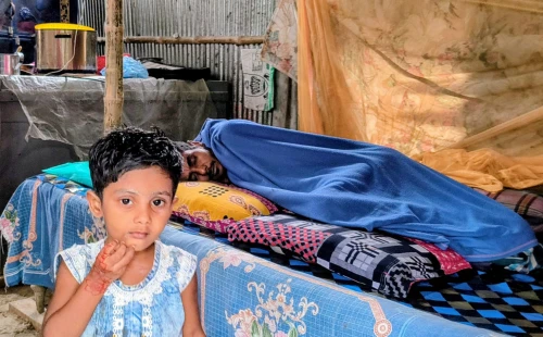 মানবেতর জীবনযাপন শহিদুলের পরিবার