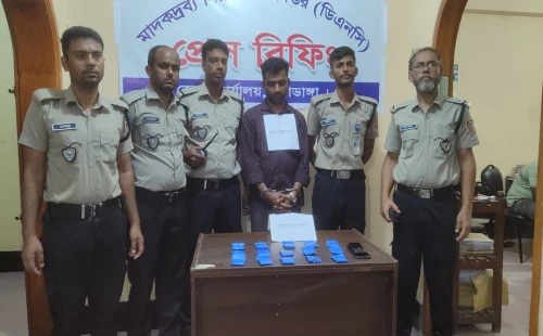 দামুড়হুদায় ৩ হাজার পিস ইয়াবাসহ আব্দুল্লাহ আটক