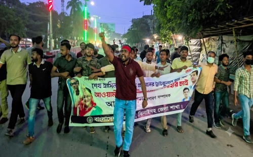 ঝিনাইদহে নিষিদ্ধ ছাত্রলীগের ঝটিকা মিছিল
