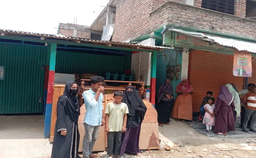 জীবননগরে জোরপূর্বক বাড়ি দখলে চরম বিপাকে নারী