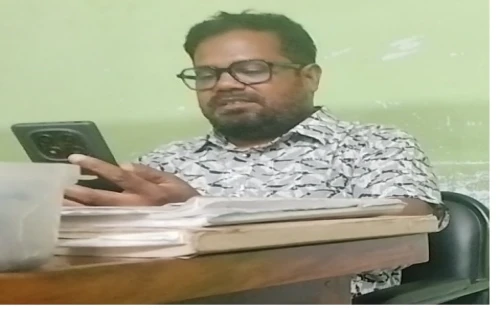 আলমডাঙ্গা সাব-রেজিস্ট্রি অফিসের বড়বাবুর বিরুদ্ধে ঘুষ বাণিজ্যের অভিযোগ