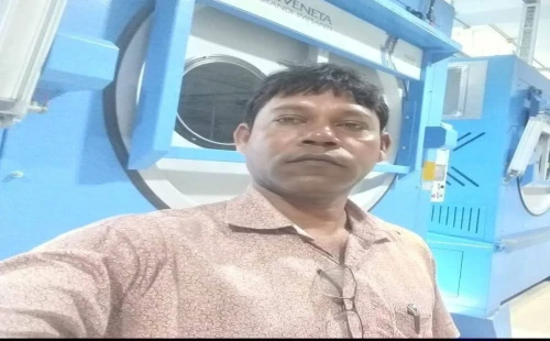 দামুড়হুদায় পাবলিক টয়লেটে মিলল লাশ