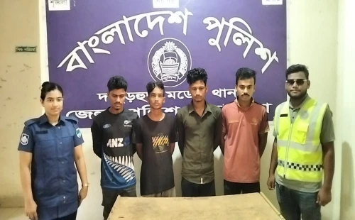 দামুড়হুদায় মাদক ব্যবসায়ী ও চোর গ্রেপ্তার