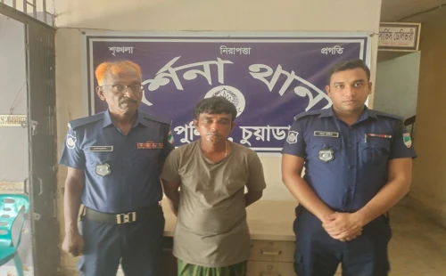 দর্শনায় বিস্ফোরক ও মাদক মামলার দুই আসামি গ্রেপ্তার