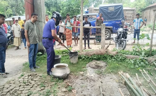 কুড়ুলগাছিতে ‘জয় বাংলা’ লেখা বোমা সদৃশ বস্তু উদ্ধার