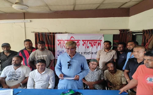 সংবাদ সম্মেলনে দর্শনা থানা যুবদলের আহ্বায়ক লিটন