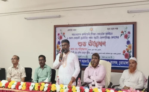 চুয়াডাঙ্গায় ড্রাইভিং ও অটো মেকানিক্স কোর্সের উদ্বোধনকালে শরীফুজ্জামান