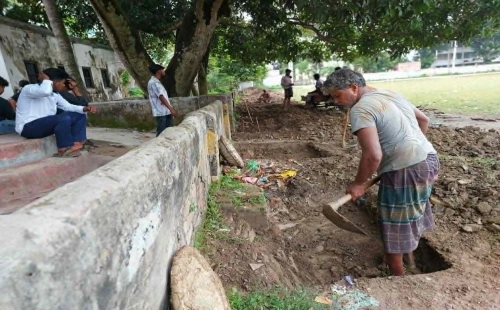 চুয়াডাঙ্গা ভি জে স্কুলমাঠে প্রাচীর নির্মাণের কাজ শুরু