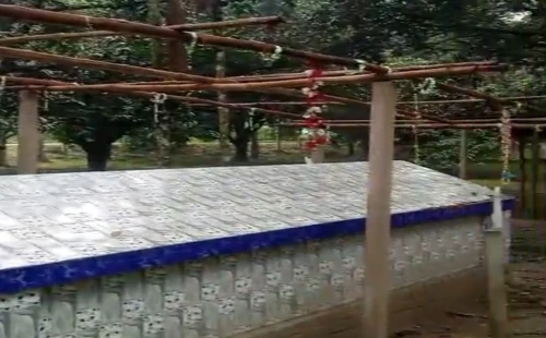 দামুড়হুদায় মাজারের টিন চুরি, থানায় অভিযোগ