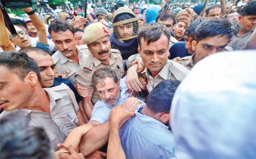 বিক্ষোভে উত্তাল দিল্লি