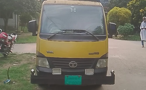 দামুড়হুদায় দিনদুপুরে কোটি টাকার চুল ছিনতাই