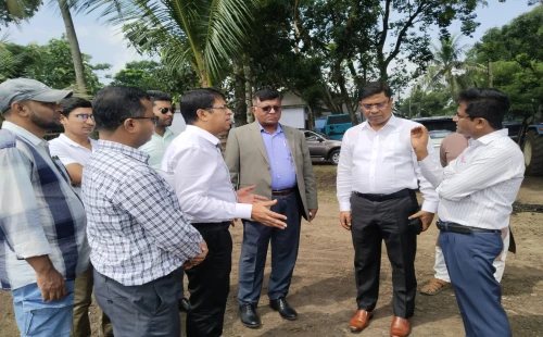 কেরু চিনিকল পরিদর্শনকালে বিএসএফআইসির চেয়ারম্যান শামছুজ্জামান