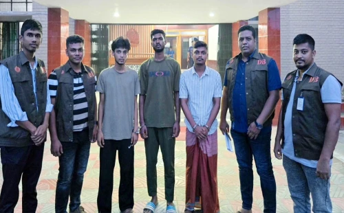 অনলাইনে ইলিশ-জুতার অবিশ্বাস্য ছাড়ের ফাঁদ, গ্রেপ্তার ৩