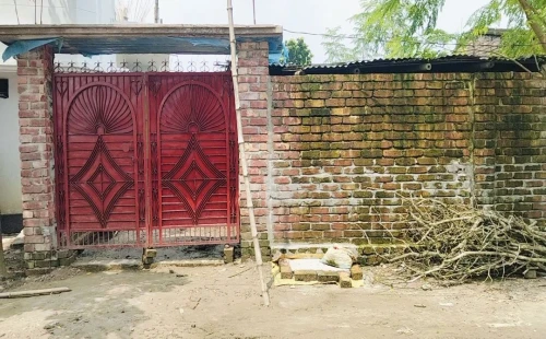 জয়রামপুরে ৪০ বছর ধরে ভিটা জমি দখলের অভিযোগ