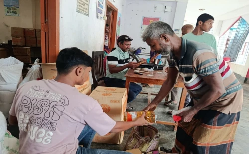 কুড়ুলগাছিতে টিসিবির পণ্য বিক্রি