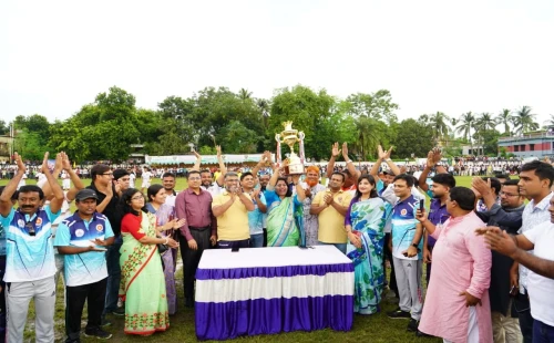 চুয়াডাঙ্গা জেলা প্রশাসক গোল্ড কাপ ফুটবল টুর্নামেন্টে আলমডাঙ্গা উপজেলা চ্যাম্পিয়ন