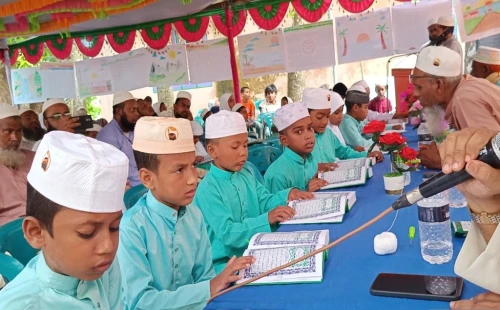 কার্পাসডাঙ্গায় কুরআন একাডেমিতে কৃতী শিক্ষার্থীদের সম্মাননা