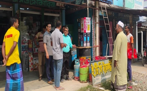 টুকিটাকি স্টোরে ৩০ হাজার টাকা জরিমানা