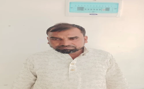 দর্শনা ইমিগ্রেশন চেকপোস্টে দেশত্যাগে নিষেধাজ্ঞাপ্রাপ্ত ব্যক্তি আটক