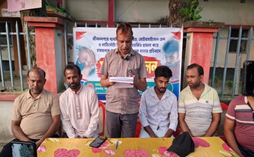 জীবননগরে ব্যবসা প্রতিষ্ঠানে অতর্কিত হামলা করে চারজনকে