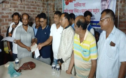 আলমডাঙ্গায় দুর্গাপূজা উপলক্ষে মন্দির কমিটির নেতাদের সঙ্গে লিপুর মতবিনিময়