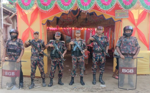 দুর্গাপূজার নিরাপত্তায় চুয়াডাঙ্গা-ঝিনাইদহ সীমান্তে ১৪ প্লাটুন বিজিবি মোতায়েন