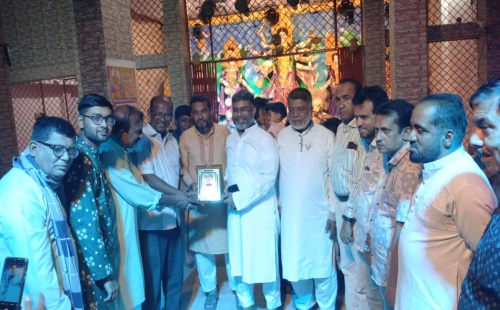 আলমডাঙ্গার রথতলা ও কলেজপাড়া পূজামণ্ডপ পরিদর্শনে শরীফুজ্জামান