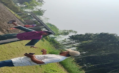 দর্শনায় জমি নিয়ে বিরোধ, আদালতে মামলা
