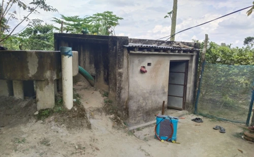 জমি হারিয়ে ১৭ বছর ধরে বাড়িছাড়া সুলতানপুরের আনারুল