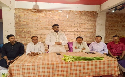 ঝিনাইদহ কলেজের শিক্ষক-কর্মচারীদের সাথে রাশেদ খাঁনের মতবিনিময়