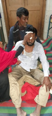 বাস চালকের অমানবিকতা : অজ্ঞান পার্টির খপ্পরে যাত্রীকে হাসপাতালে না নিয়ে দিলেন নামিয়ে!