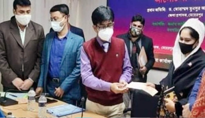 মেহেরপুর সমাজসেবা দক্ষতা উন্নয়ন প্রশিক্ষণার্থীদের সনদপত্র বিতরণ