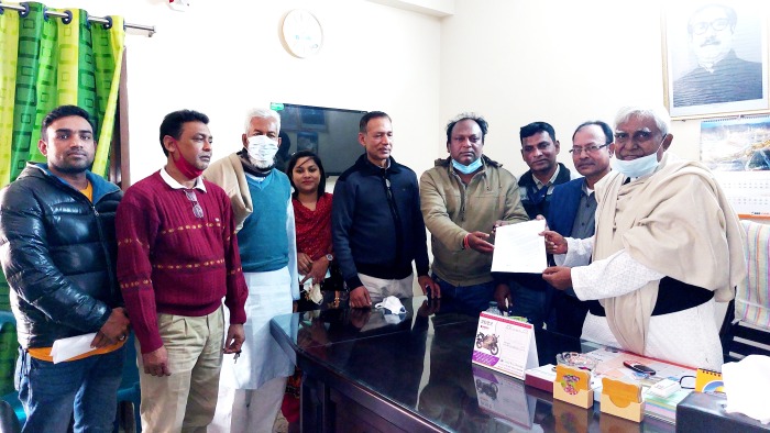 গণমাধ্যমকর্মীদের নিরাপত্তাসহ সাংবাদিকের ওপর হামলাকারীর দৃষ্টান্তমূলক শাস্তি দাবিতে স্মারকলিপি পেশ
