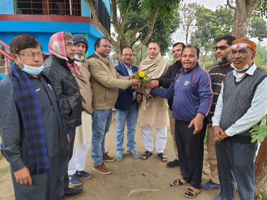 প্রকৃত সাংবাদিক ও নামধারীদের নামের তালিকা করা হচ্ছে