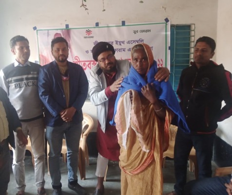 জীবননগরে শীতার্ত মানুষের মধ্যে কম্বল বিতরণ