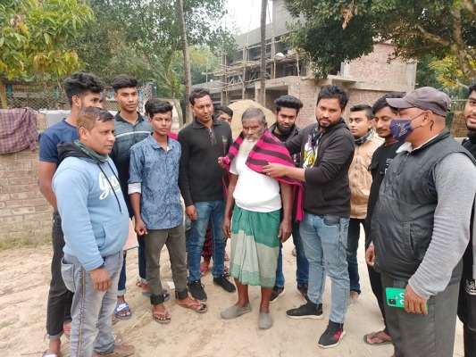 জীবননগরে শীতার্ত মানুষের মাঝে কম্বল বিতরণ