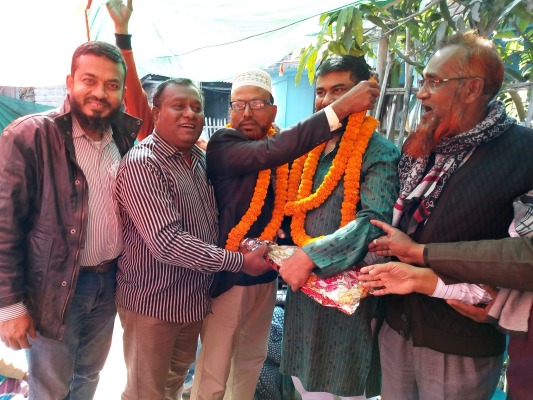 আ.লীগের শতাধিক নেতা-কর্মীর বিএনপিতে যোগদান