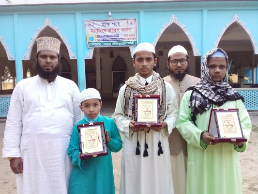 হুফফাজুল কুরআনের জেলা পর্যায়ের প্রতিযোগিতায় দর্শনার সাফল্য