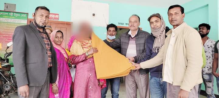 কার্পাসডাঙ্গা ইউপি চেয়ারম্যানের উদ্যোগে কম্বল বিতরণ