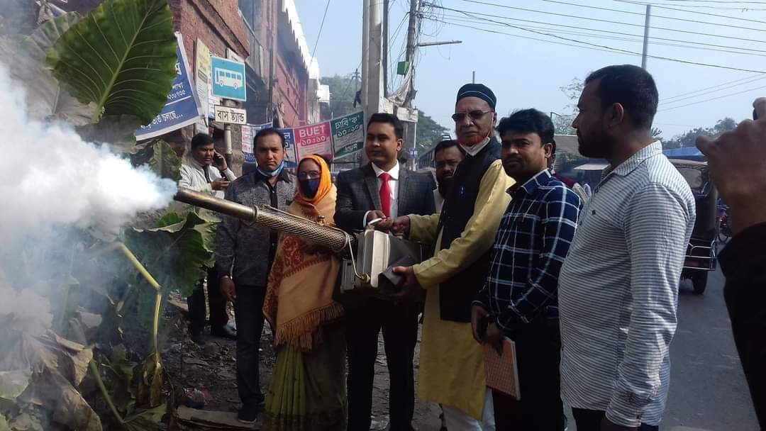 আলমডাঙ্গা পৌরসভায় মশক নিধন কার্যক্রমের উদ্বোধন