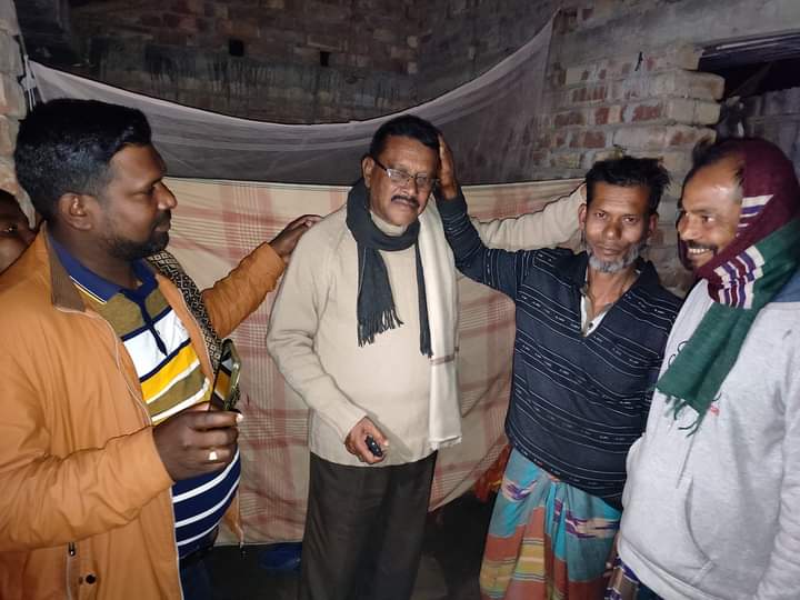 তিতুদহের ইউনিয়নের বিভিন্ন স্থানে গণসংযোগকালে স্বতন্ত্র প্রার্থী টিপু মিয়া