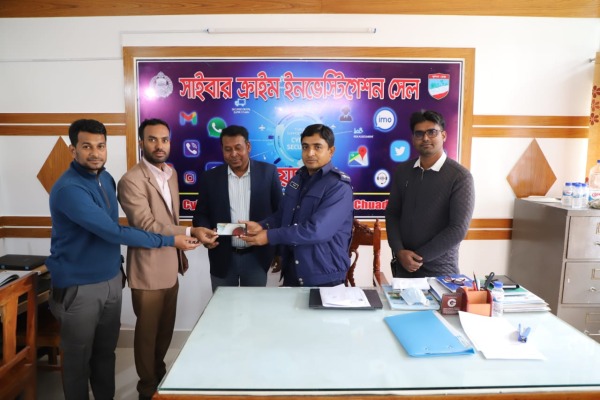হারানো মোবাইল উদ্ধার করল সাইবার ক্রাইম ইনভেস্টিগেশন সেল