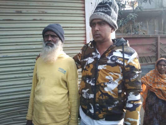 অসহায় মানুষের পাশে মানবিক পুলিশ এসআই সাগর