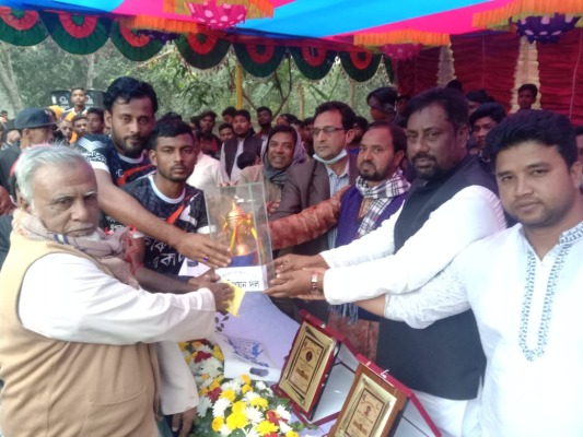 দামুড়হুদায় পাটাচোরা ফুটবল টুর্নামেন্টের ফাইনাল অনুষ্ঠিত