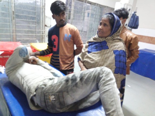 চুয়াডাঙ্গায় মোবাইলে ফ্রি ফায়ার গেমস খেলা নিয়ে দ্বন্দ্ব;কিশোরকে কুপিয়ে রক্তাক্ত জখম!