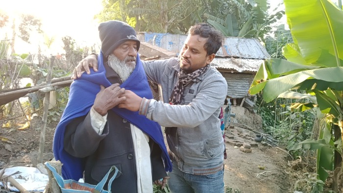 জীবননগরে শতাধিক ছিন্নমূল মানুষের মাঝে কম্বল বিতরণ