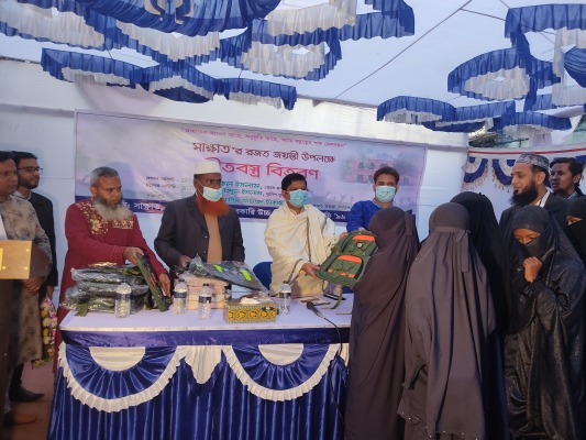 সবারই উচিত সমাজের পিছিয়ে পড়া মানুষগুলোর পাশে দাঁড়ানো: ডিসি নজরুল ইসলাম