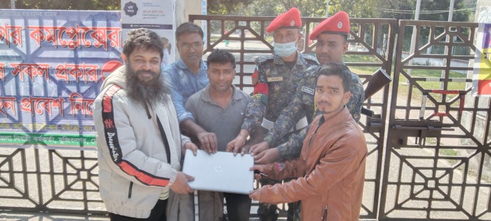 ল্যাপটপ ফিরিয়ে দিয়ে মুজিবনগরের দোকানদার মেহেদী সর্বমহলে প্রশংসিত