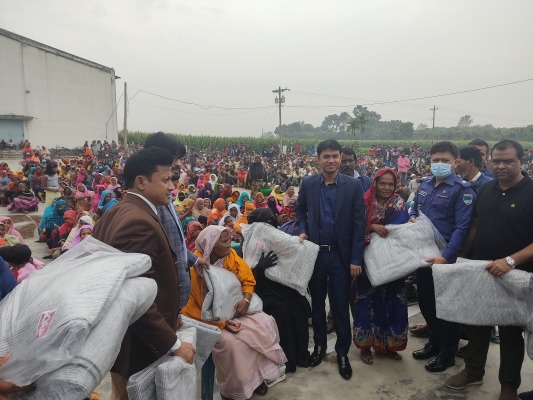 সুবিধাবঞ্চিতদের পাশে দাঁড়িয়ে মানবিক দৃষ্টান্ত স্থাপন করলেন ইঞ্জিনিয়ার মুজিবুল হক