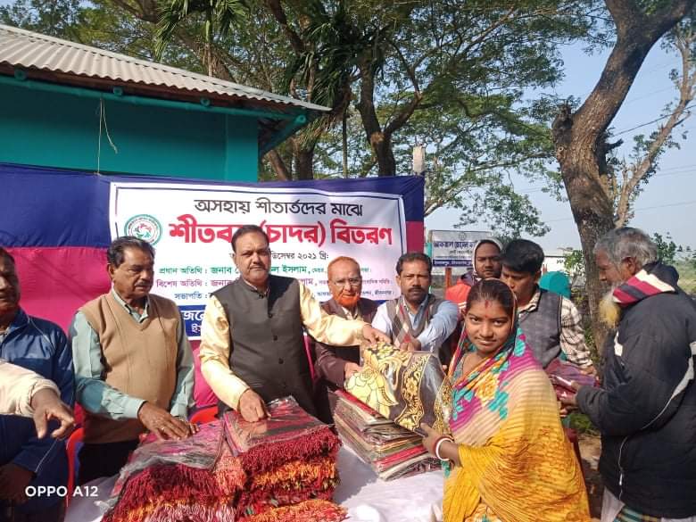 জীবননগরে অসহায় ও দুস্থদের মাঝে শীতবস্ত্র বিতরণ